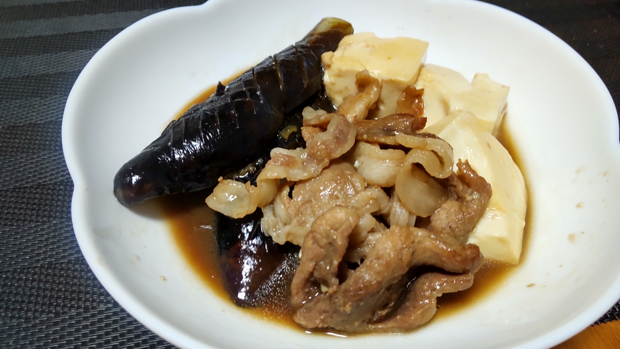 とろとろ茄子入り〜肉豆腐♪