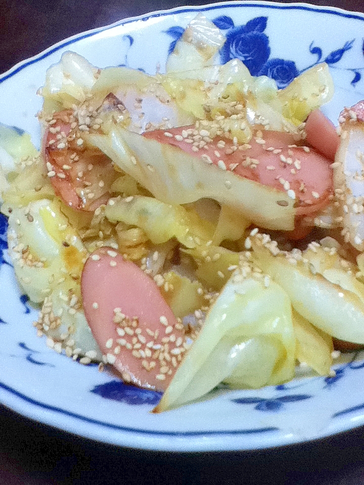 魚肉ソーセージとキャベツの炒め物☆山椒風味。
