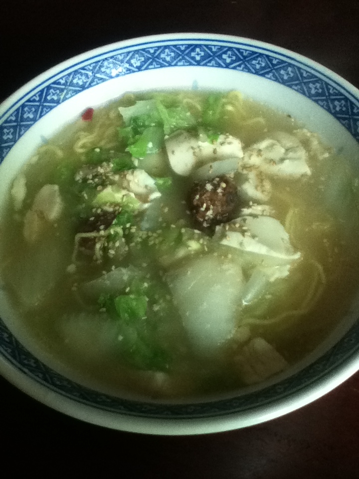 白菜と豆腐と肉団子の塩ラーメン