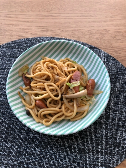 子供が喜ぶ！ウインナー入り焼きうどん