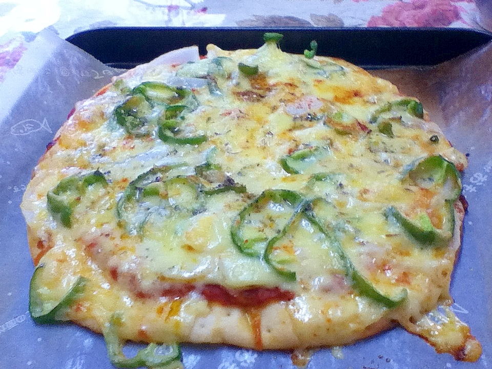 市販のピザがハーブが香る贅沢ピザへ大変身！！！