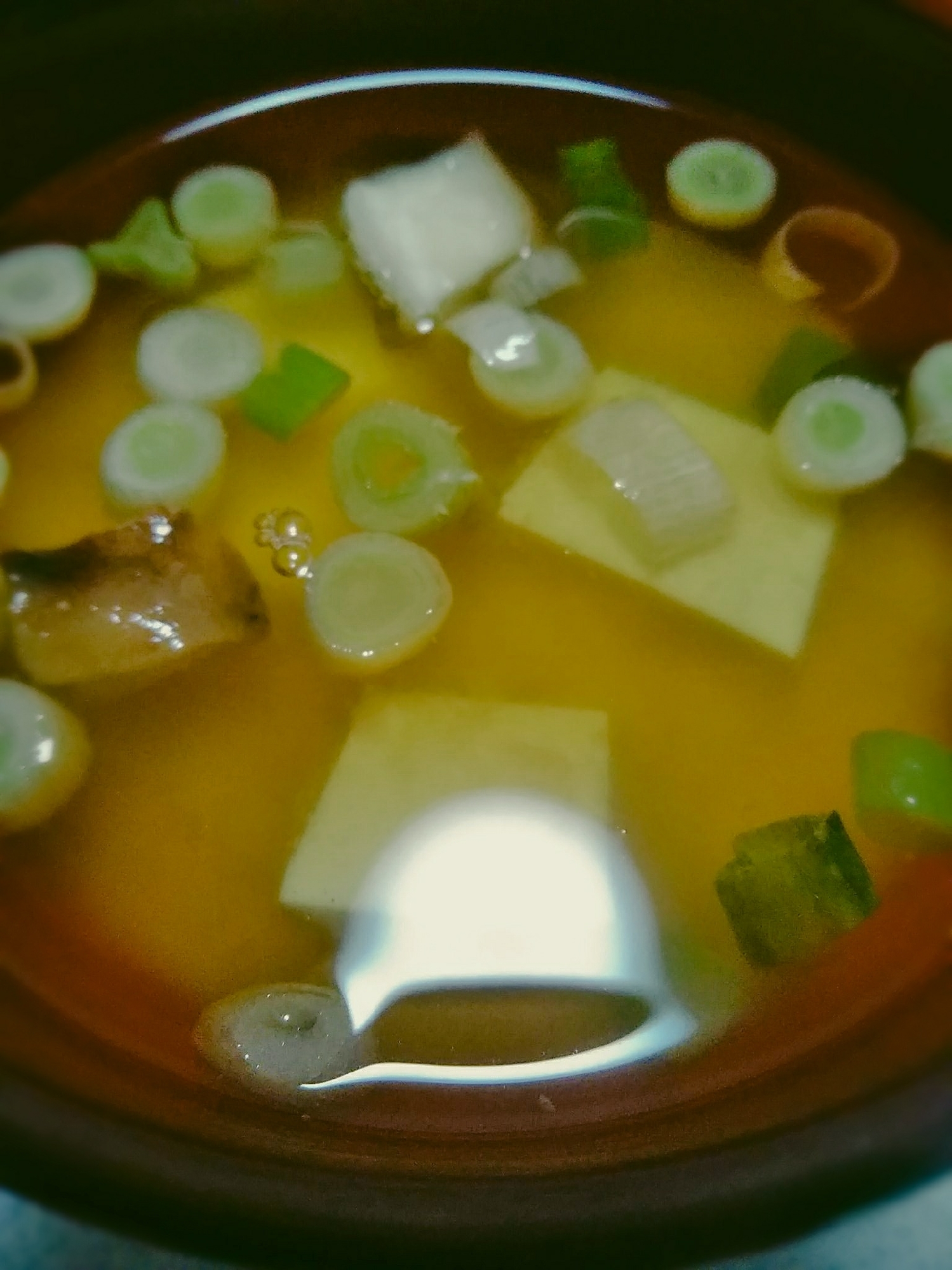 豆腐椎茸ネギの味噌汁