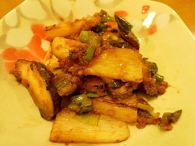 長いもとシイタケのしょうゆ麹炒め バター風味