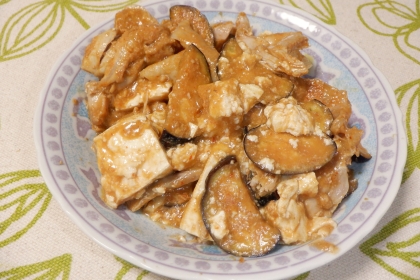 茄子と豆腐鶏肉の味噌炒め煮