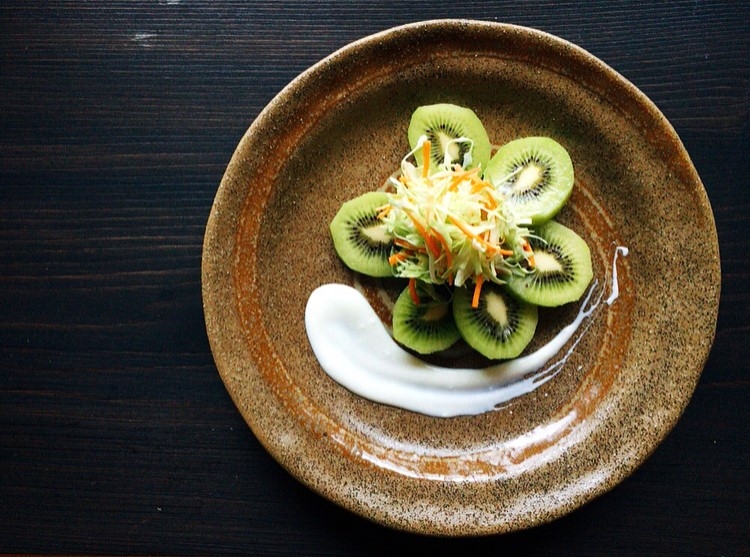 キウイたっぷりコールスローサラダ