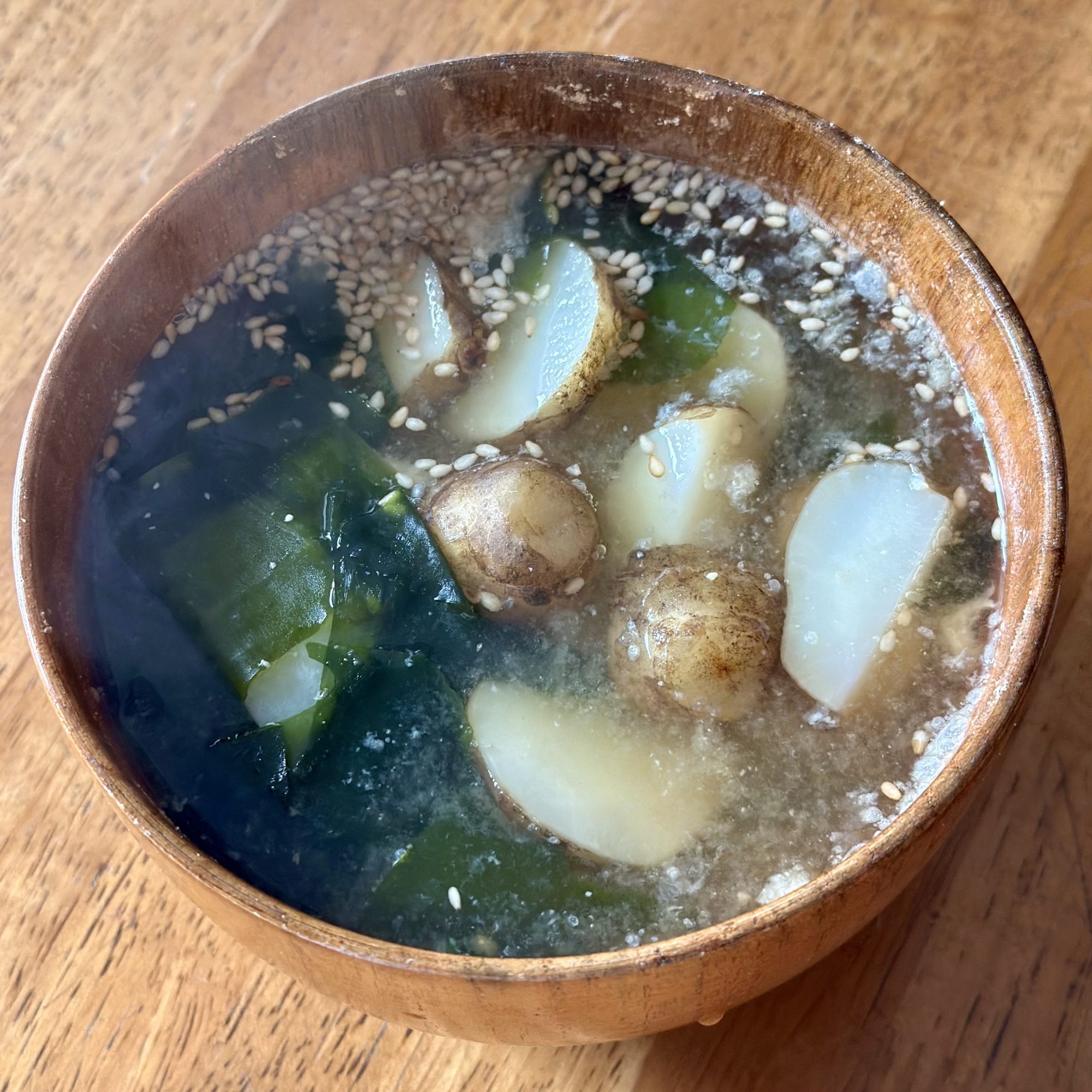 菊芋とワカメの味噌汁
