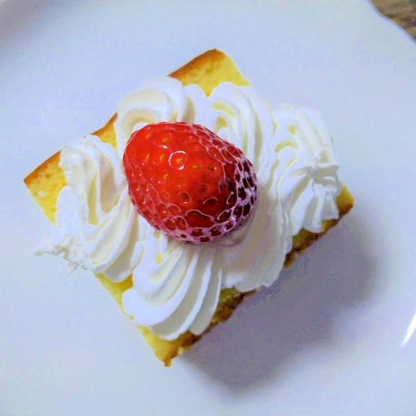 時短 カステラで作る カンタン苺のショートケーキ レシピ 作り方 By わーるどえんど 楽天レシピ 時短 カステラで作る カンタン苺のショートケーキ レシピ 作り方 By わーるどえんど 楽天レシピ