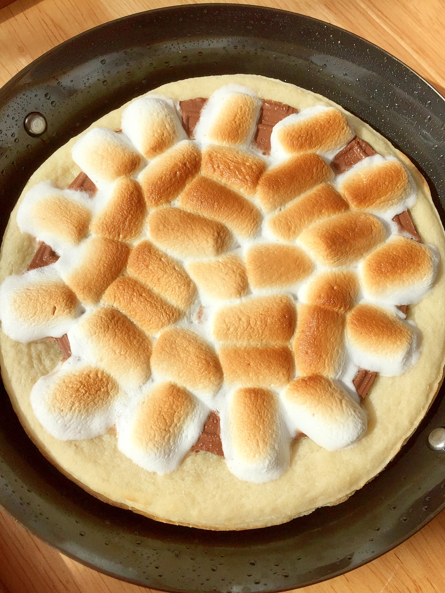 スキレットで簡単スイーツ チョコマシュマロピザ レシピ 作り方 By Aka Ru 楽天レシピ スキレットで簡単スイーツ チョコマシュマロピザ レシピ 作り方 By Aka Ru 楽天レシピ