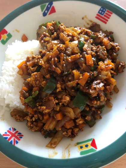 初めてドライカレー作りました！鶏ひき肉使いましたが、美味しかったです♪