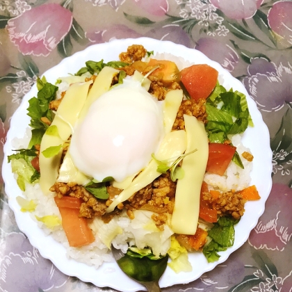 カレー粉ナシ、ピザチーズではなくスライスチーズで作りました！とっても簡単！おいしかった♡余った分は翌日お弁当にしました♪レシピありがとデス(^ ^)ゝ