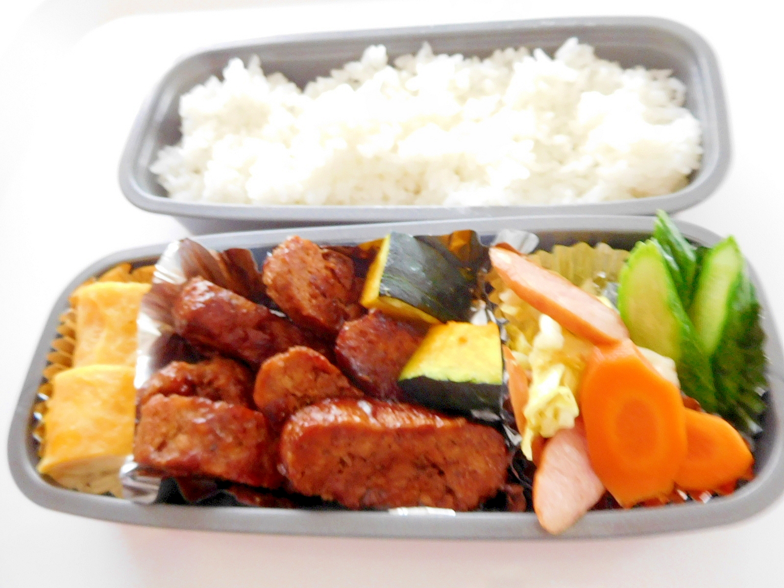 冷凍ハンバーグでお弁当