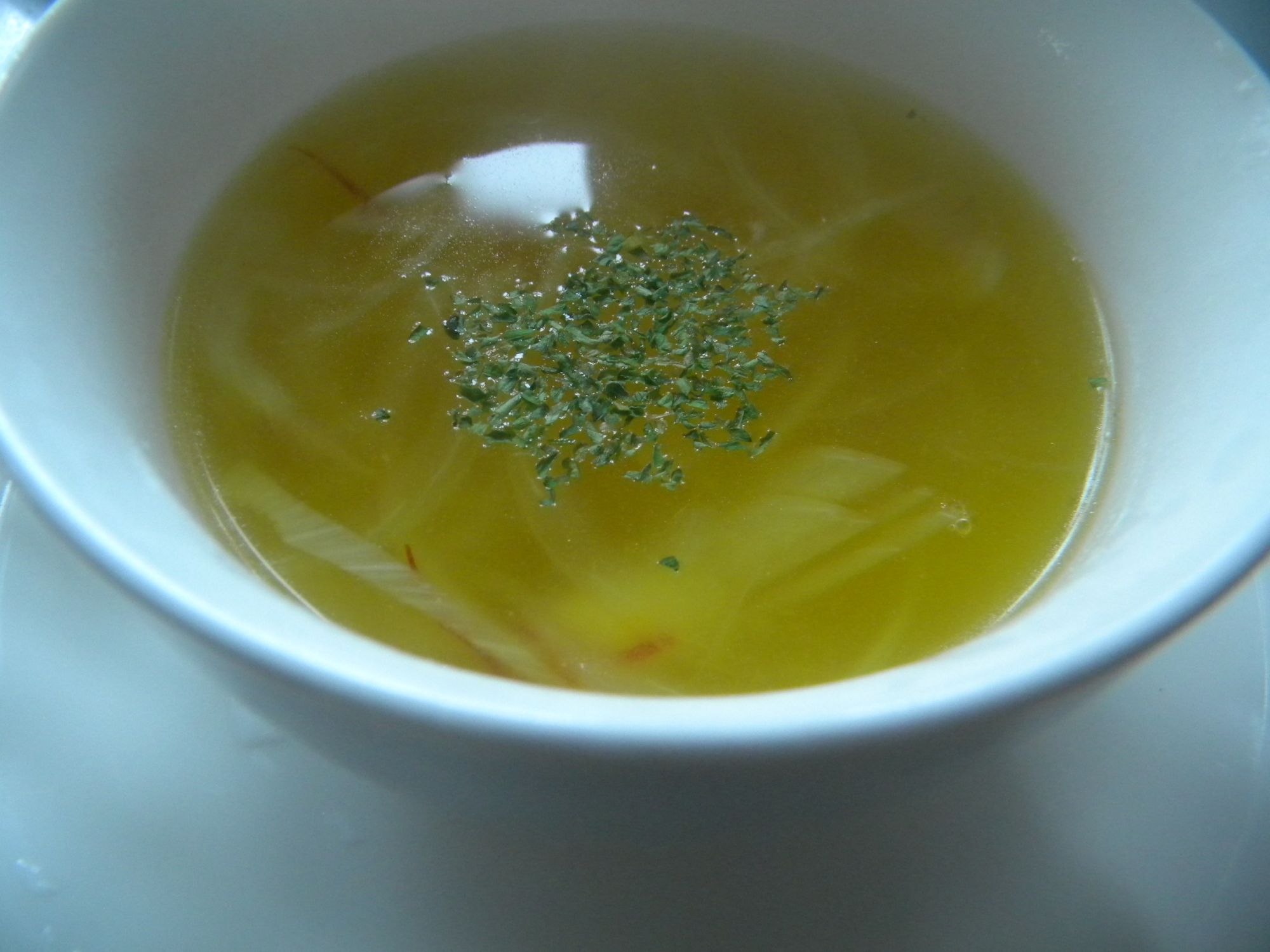 タンポポ色に澄んだスープ、サフランスープ