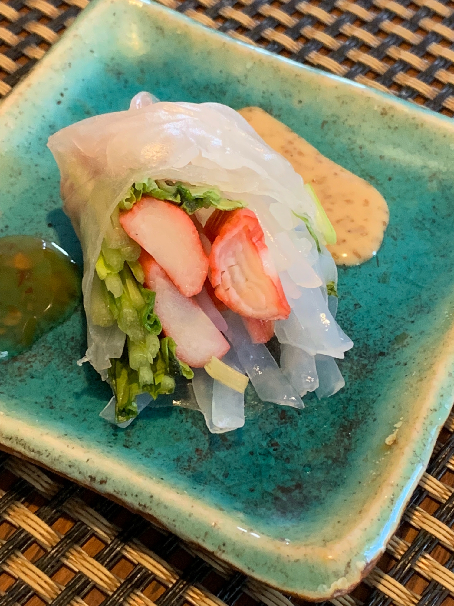 春雨代わりに蒟蒻麺で、ヘルシー生春巻き