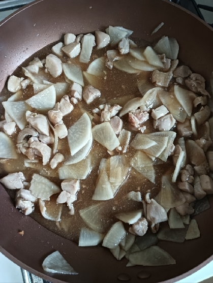 鶏むね柔らか♡香ばしい♡鶏むね肉と大根の炒め煮