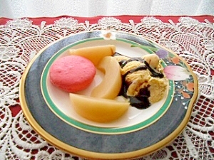 マカロンとチョコレートパフェ