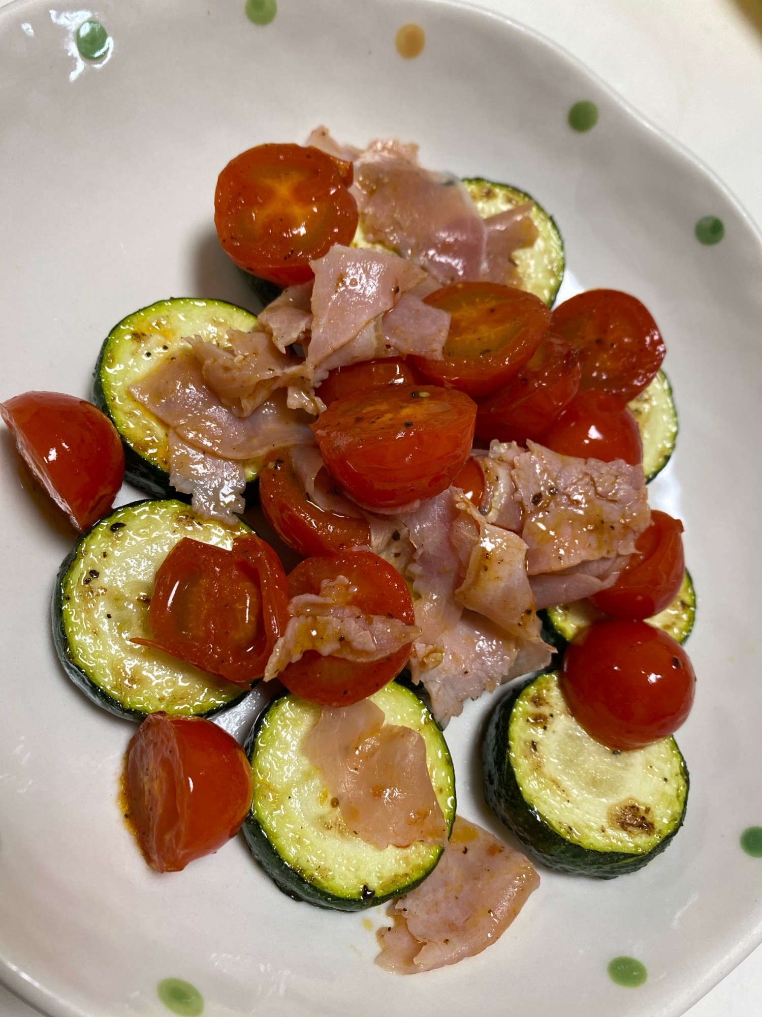 ズッキーニとトマトのソテー レシピ 作り方 By ままま 楽天レシピ ズッキーニとトマトのソテー レシピ 作り方 By ままま 楽天レシピ