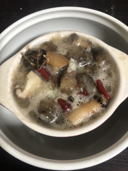 もう少し鷹の爪入れてもよかったかな。
ナマコの食感ありですね。
塩っ気と鷹の爪のバランス考えて、いろいろ試してみます。
シチリアの白と合わせたのは正解！