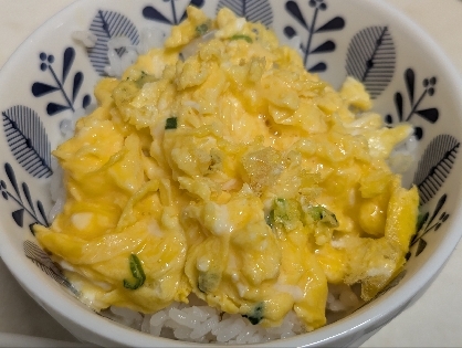 ふんわり炒り卵のっけご飯