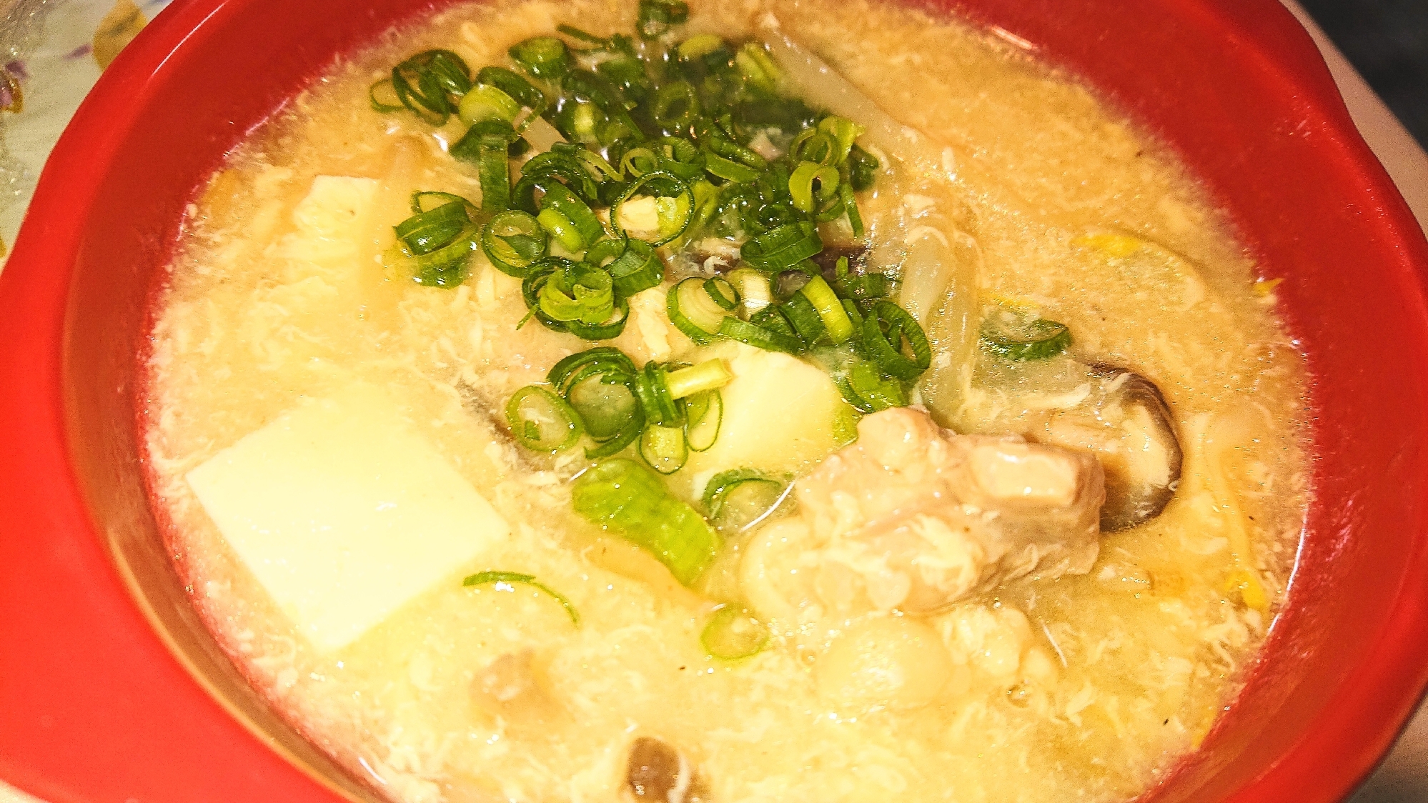 鍋キューブde♪豆腐と鶏モモのふわふわたまごスープ