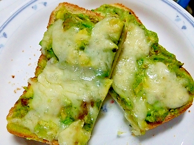 朝食メニュー! アボカドチーズトースト