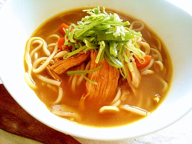 残りカレーと中華蒸し麺で♪カレーラーメン♡