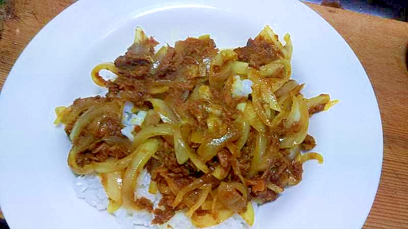 フライパンでシーフードカレー丼/まぐろ味付け缶