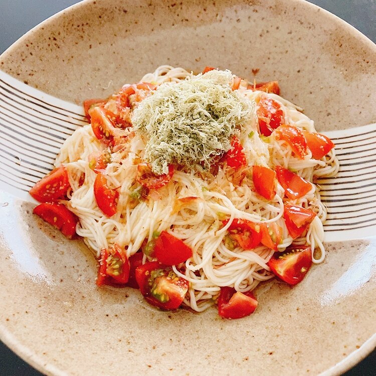 ごま油香る〜とろろ昆布とトマトのそうめん レシピ・作り方 by fai家の