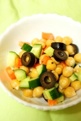 ほくほくお豆の、ひよこ豆と野菜のキューブサラダ レシピ・作り方 by
