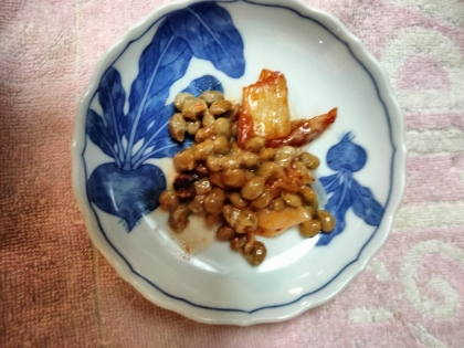 納豆アレンジ 白菜キムチみょうが新玉スライスのせて