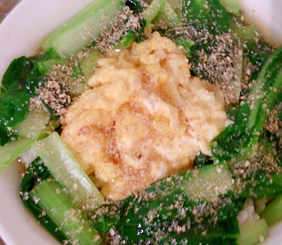 小松菜と半熟卵の丼