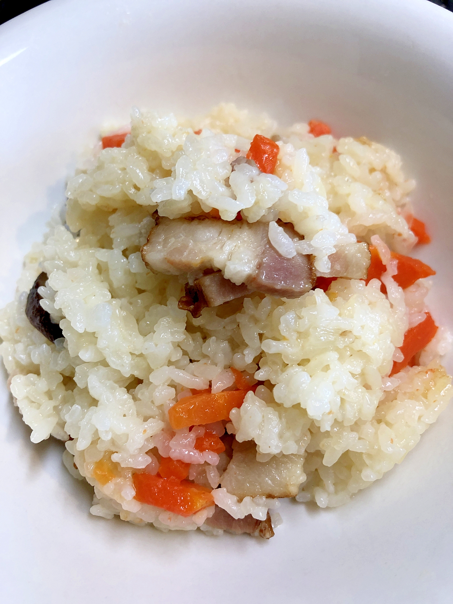 超簡単！厚切りベーコンの洋風炊き込みご飯