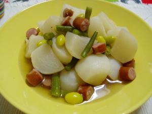 カブとソーセージのスープ煮