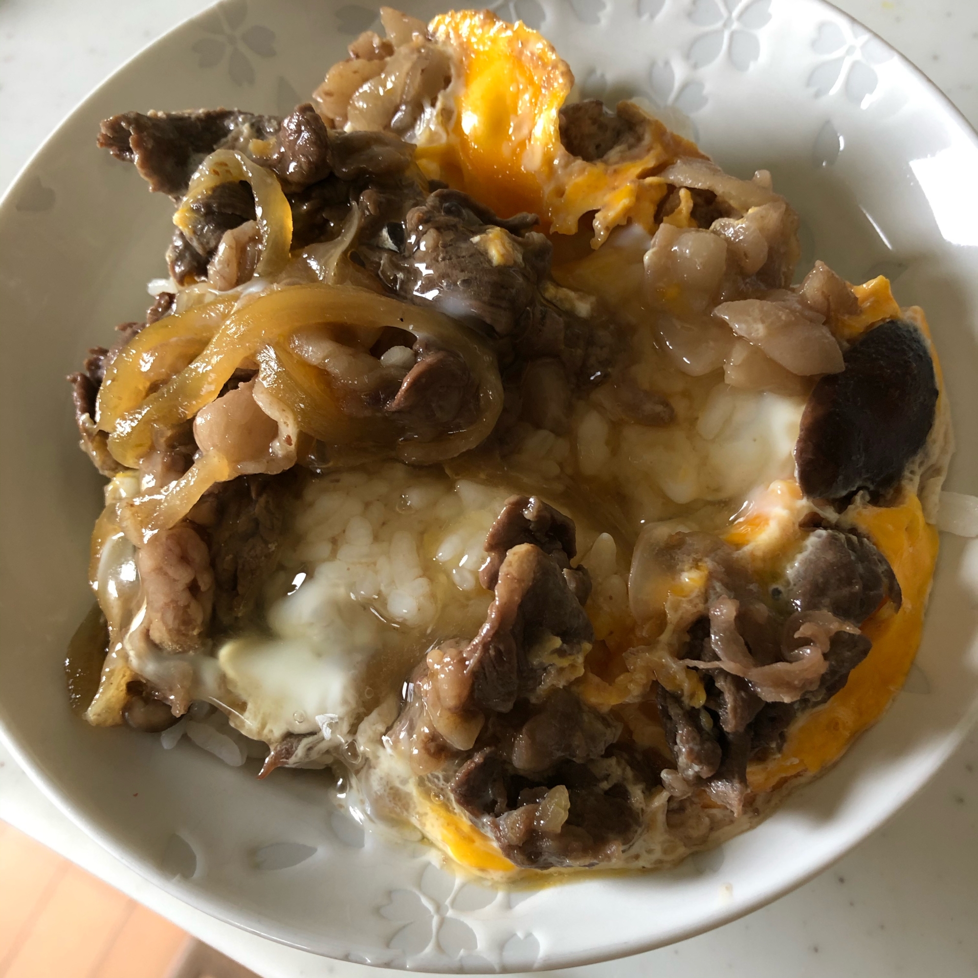 昨日のすき焼きが今日の牛丼に♪