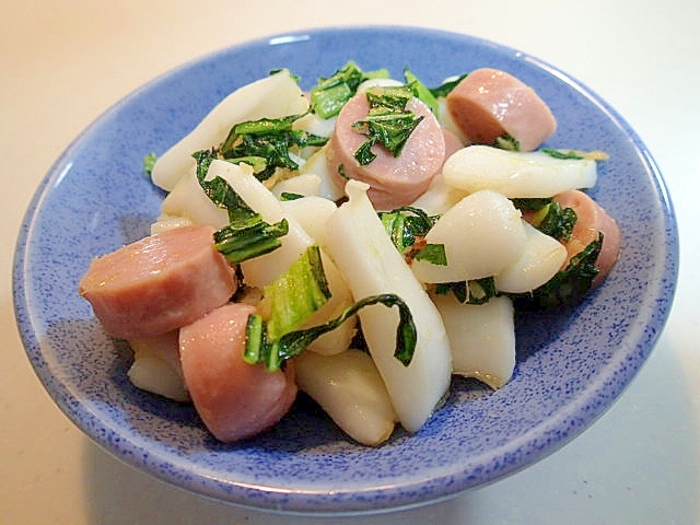 イカと魚肉ソーセージとチンゲン菜の生姜炒め