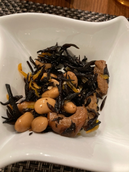 ：：缶詰で簡単　ひじきと大豆の煮物：：