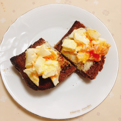 はゆのごはんさん♡
色が似てるかな ｡•‿• ｡？
ココア食パンで作りました˚✧₊⁎ﾉᐢ•͈ ᎑•͈ᐢﾉෆ˚*美味しいですෆ˚*