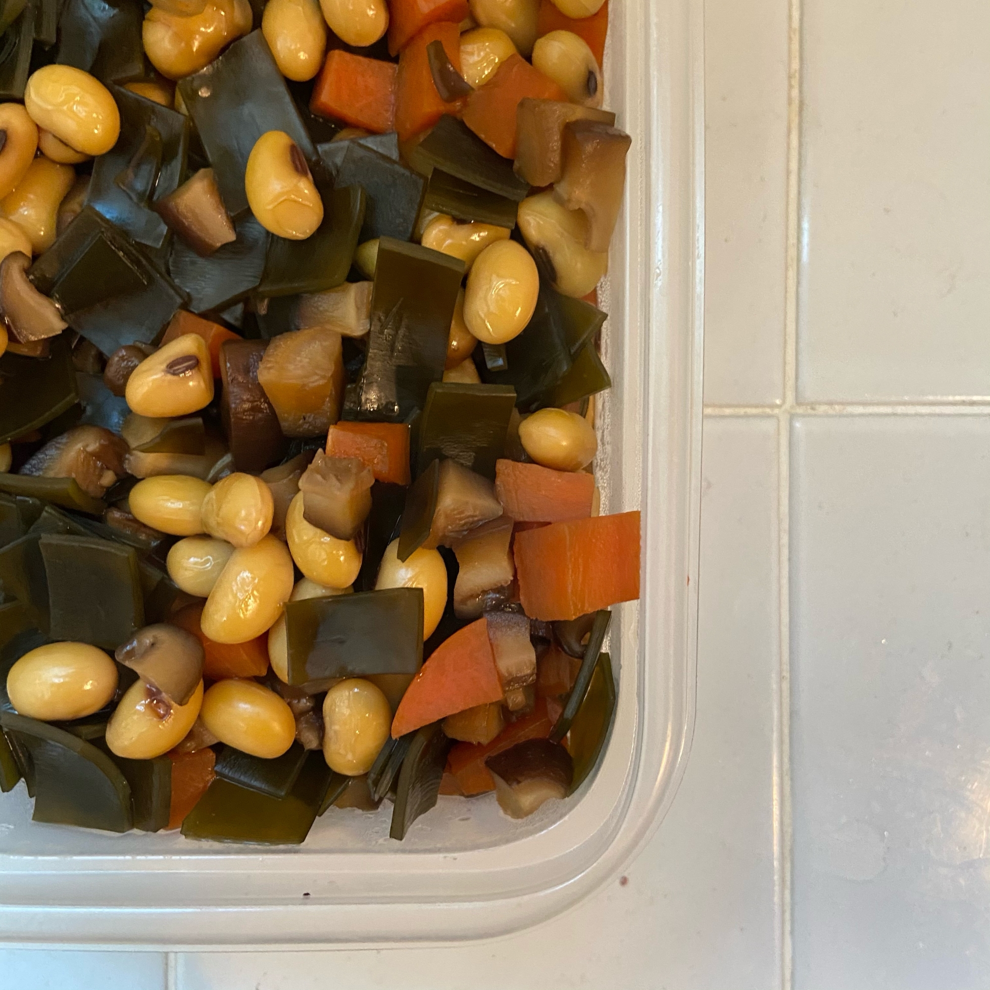 黄金比!だしがら昆布大活躍五目豆。