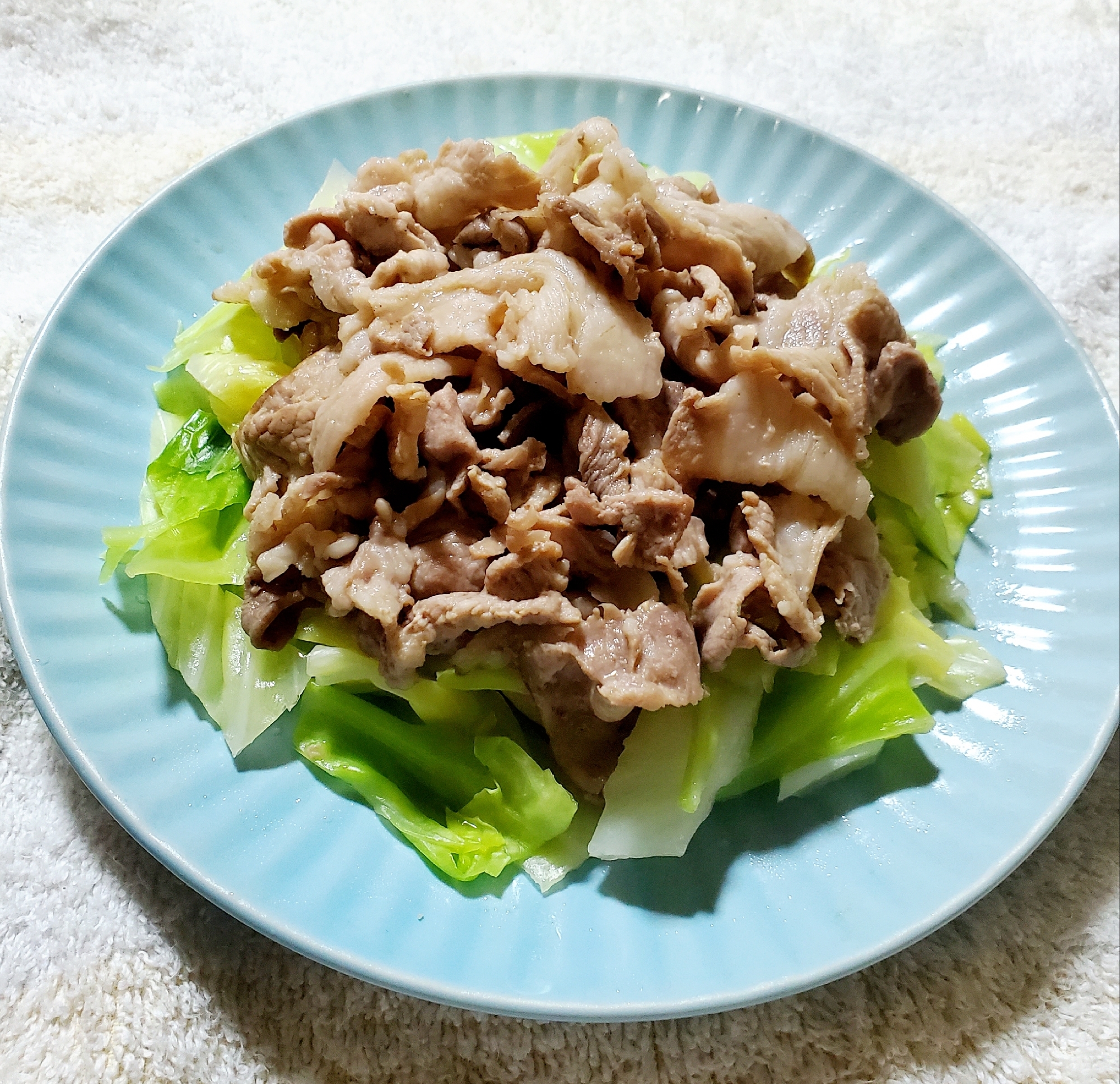 茹でキャベツと豚肉炒め