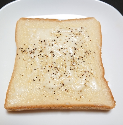 こってりバジルチーズトースト