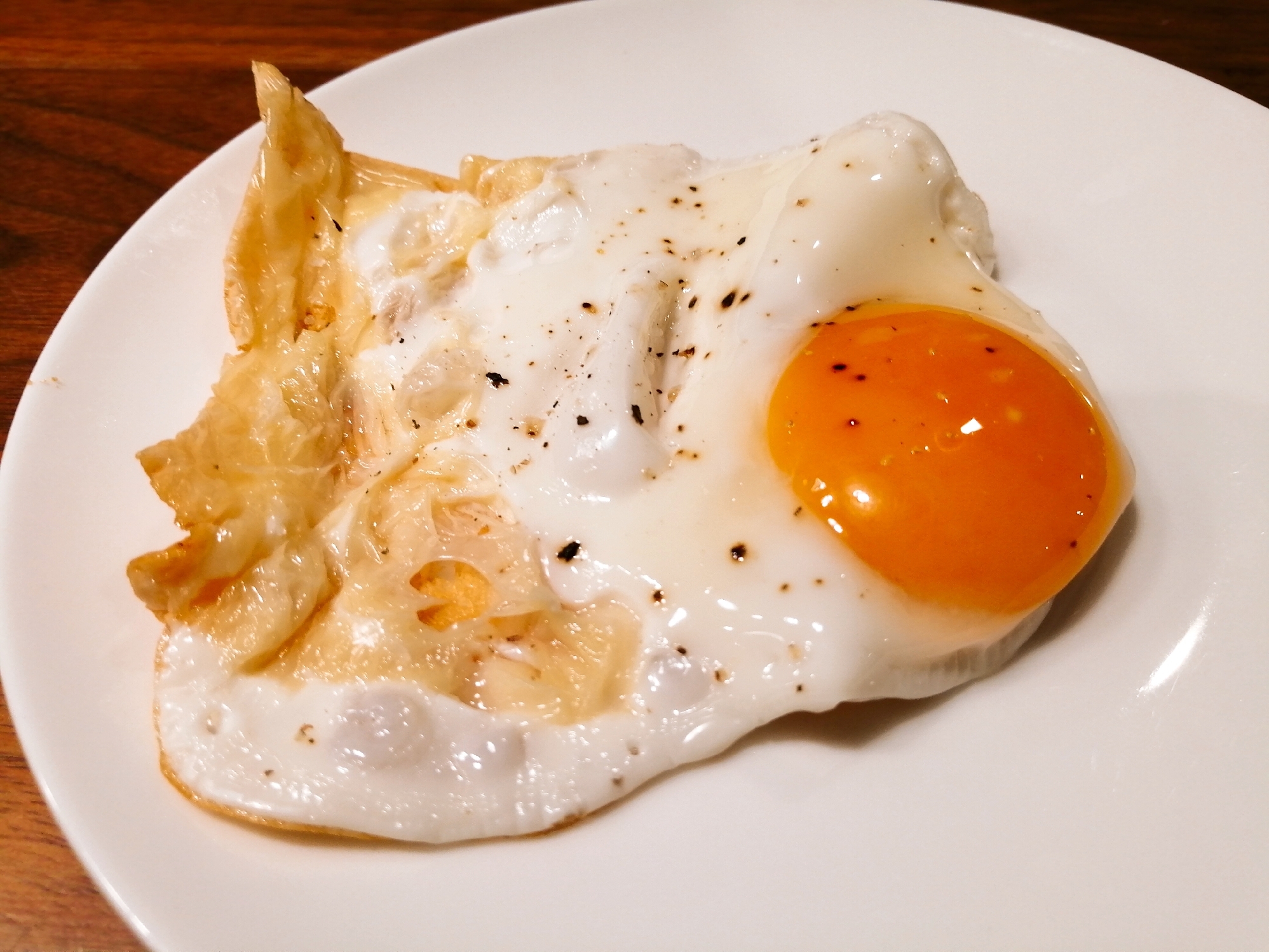 カリカリチーズ目玉焼き