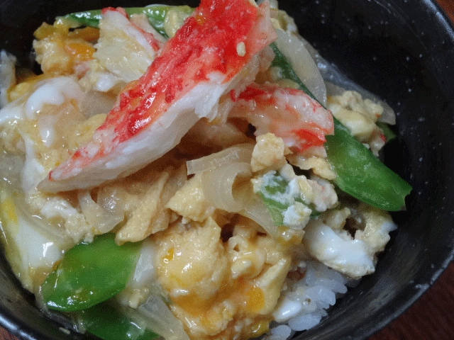 マヨ味でコク旨！　「カニのたまご丼」