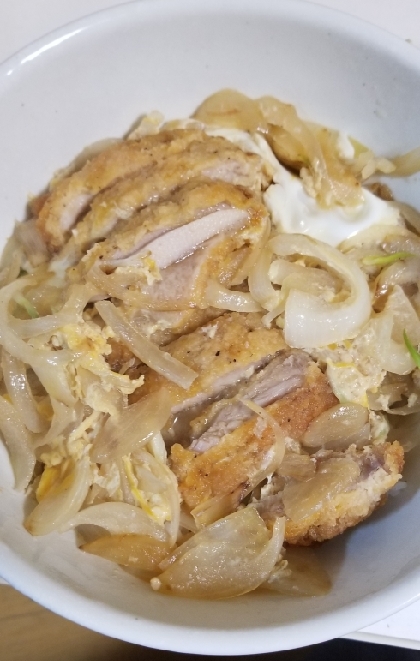 ファミチキで簡単卵とじ丼