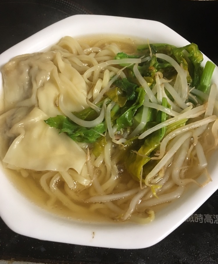 ワンタン麺