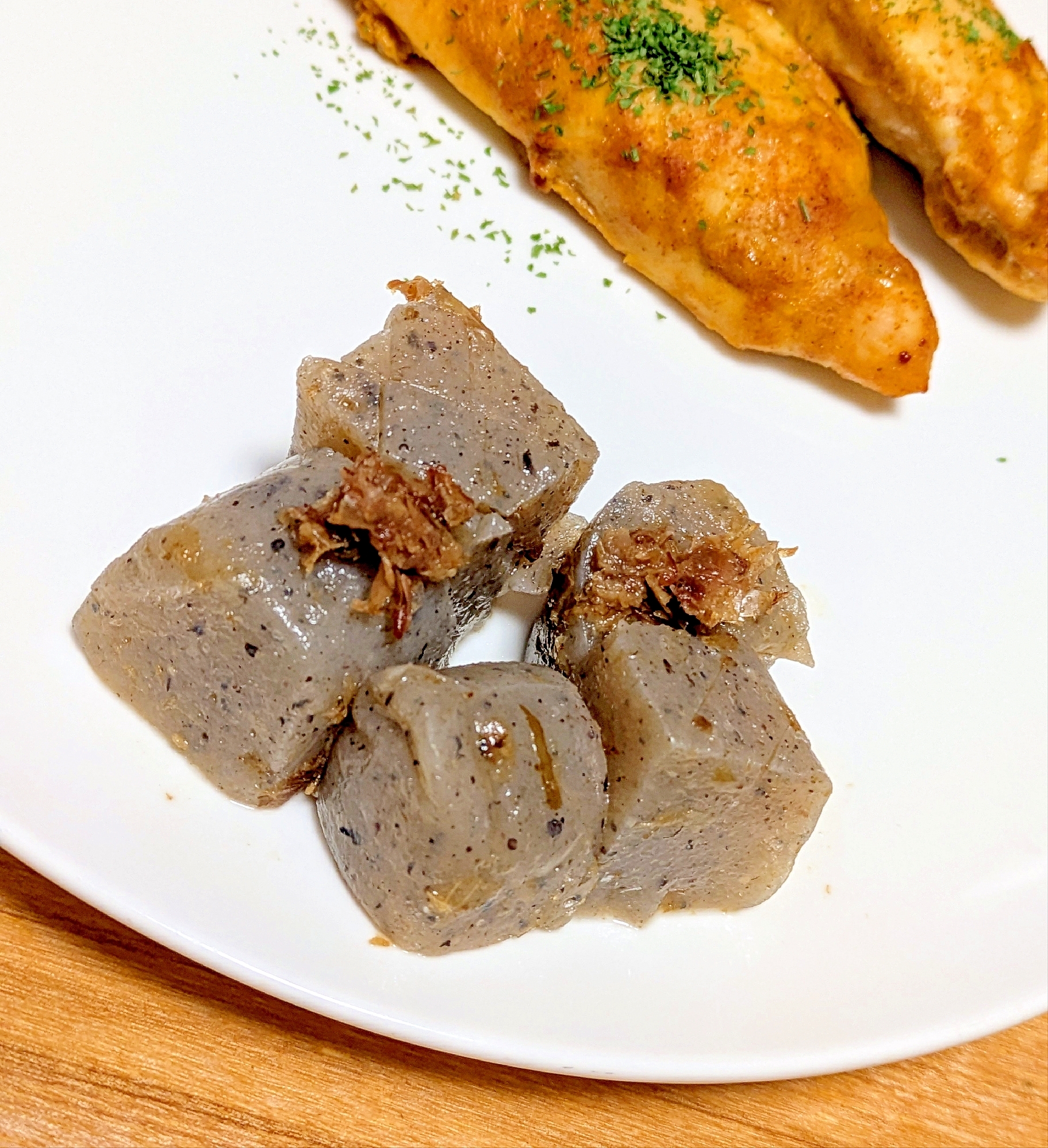 こんにゃくのにんにくおかか炒め