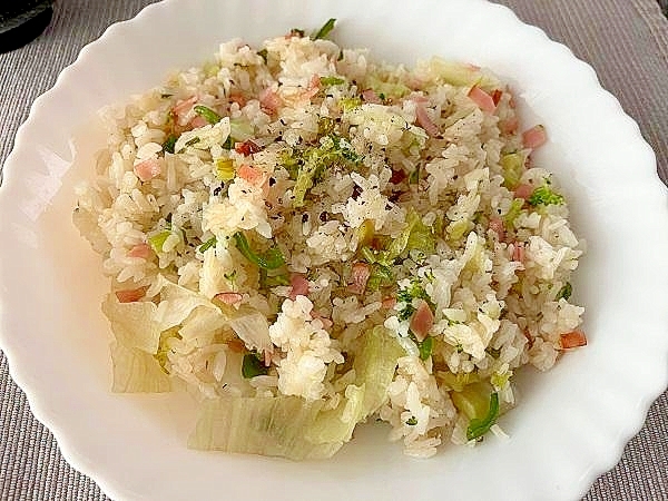 ハムとレタスのシンプル炒飯