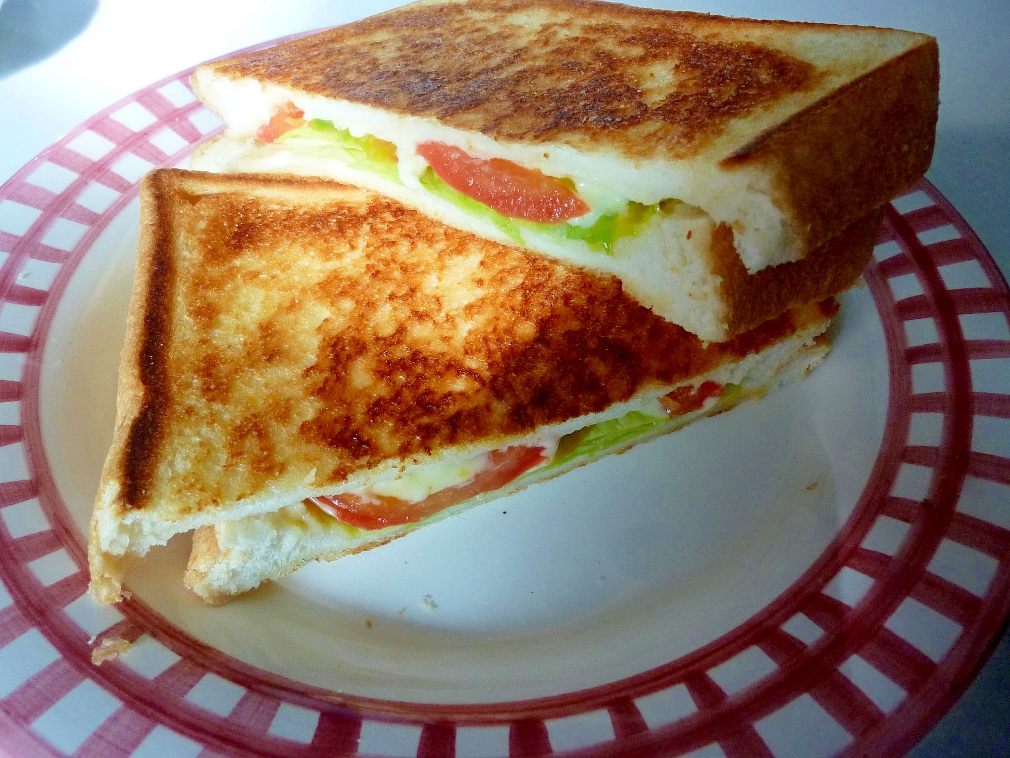 ☆トマト＆レタス＆チーズのホットサンド☆ レシピ・作り方 by