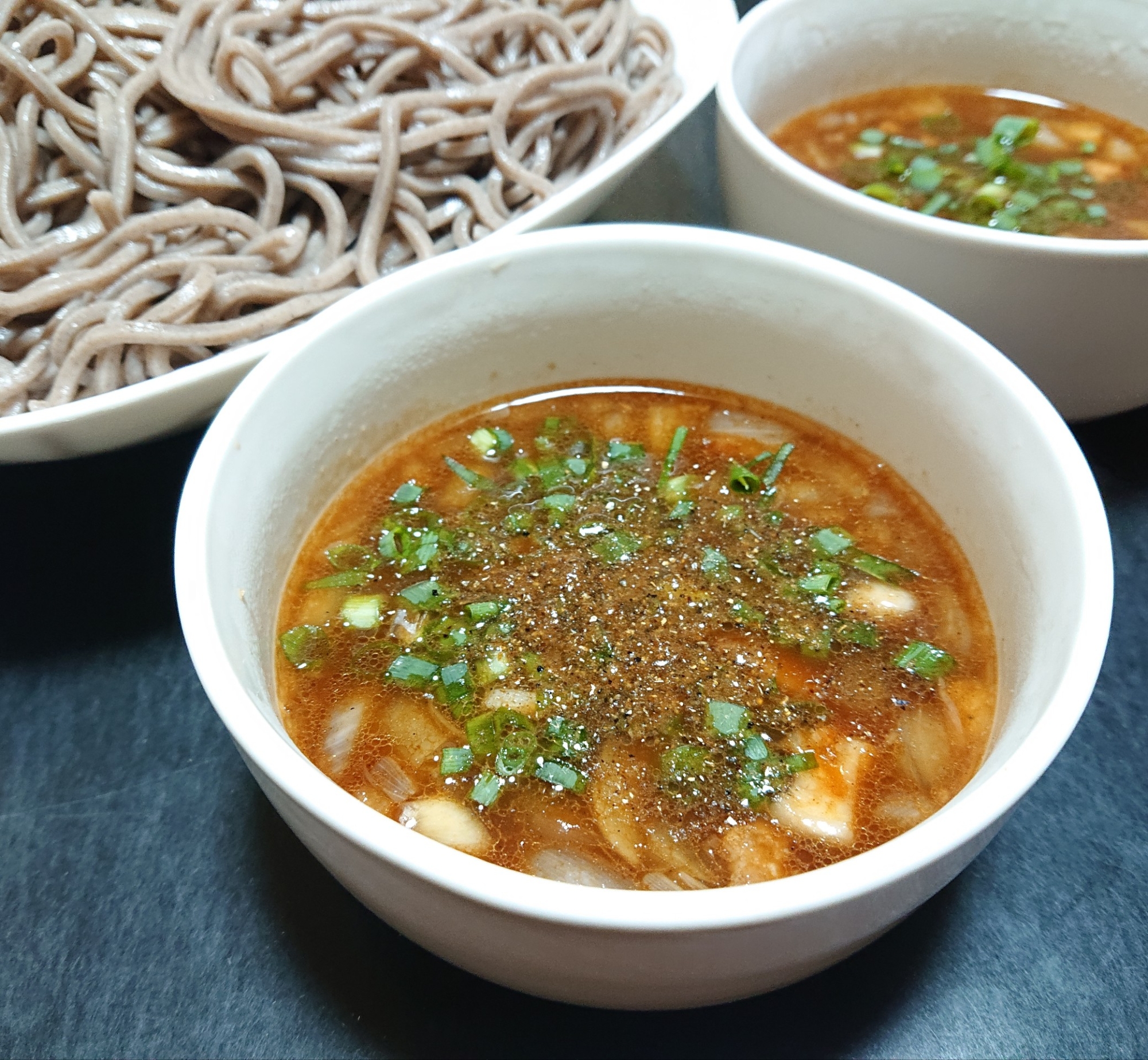 簡単☆ひき肉でガーリック肉つけ蕎麦