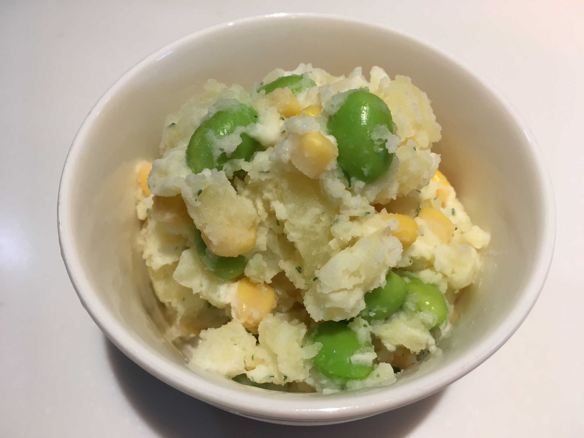 枝豆とコーンのポテトサラダ
