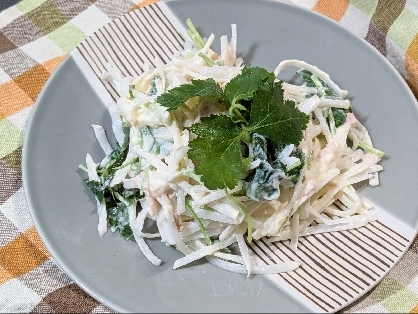 相性抜群♡いい香り♡三つ葉と大根の塩昆布マヨサラダ