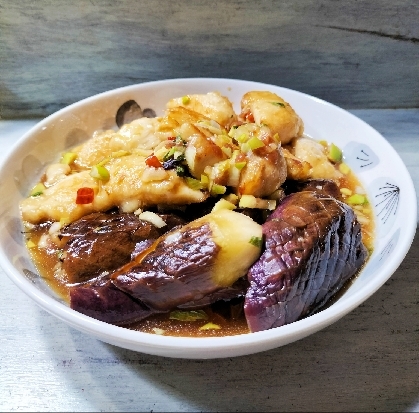 なすが綺麗♡ヘルシー♡鶏むね肉となすの梅南蛮漬け